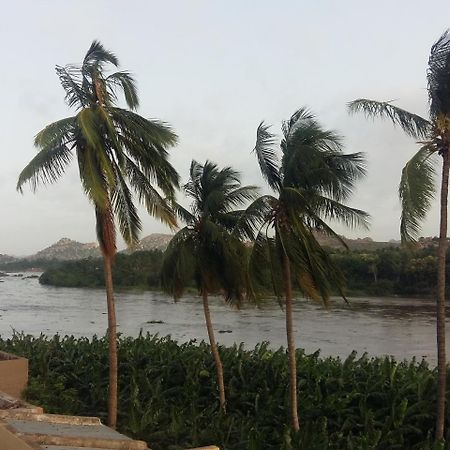 Riverside Homestay Hampi Eksteriør bilde