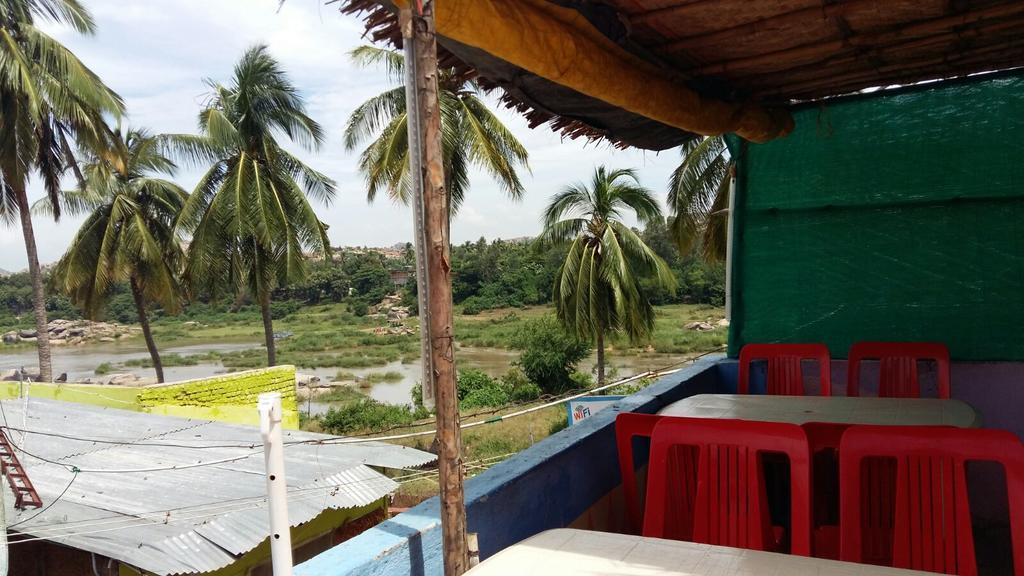Riverside Homestay Hampi Eksteriør bilde