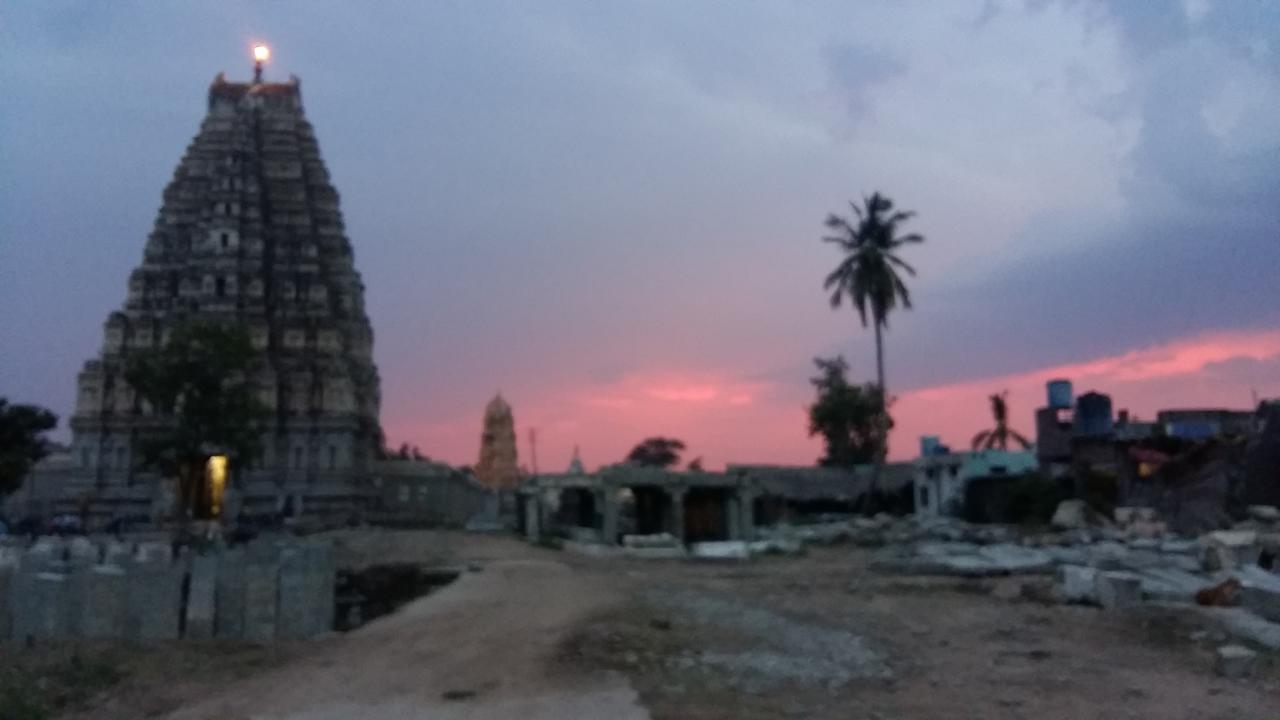 Riverside Homestay Hampi Eksteriør bilde